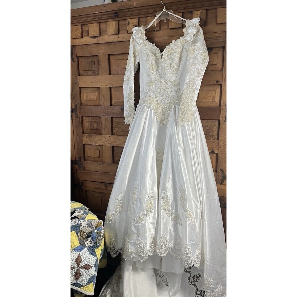 Vintage Mori Lee Wedding Dress 1980’s Beaded Train Lace Long Sleeve Sweetheart